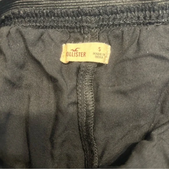 Hollister Women’s Fully Lined Accordion Pleated Skirt in Black, Size Small - Picture 5 of 6